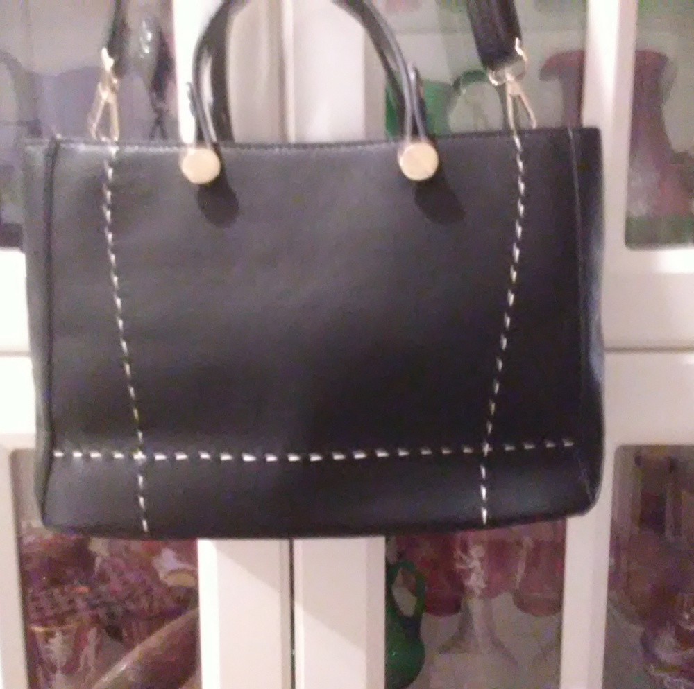 Handbag Faux leather black bag with great detail